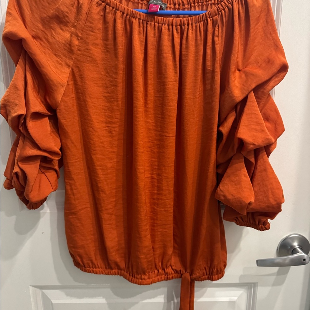 Vince Camuto off/on shoulder blouse XS
